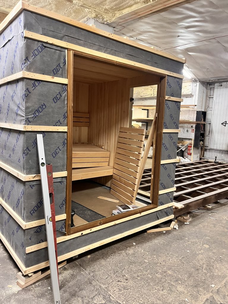 Cube Lounge Sauna, with hot Tub