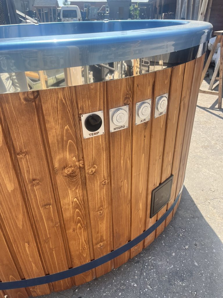 Cube Lounge Sauna, with hot Tub