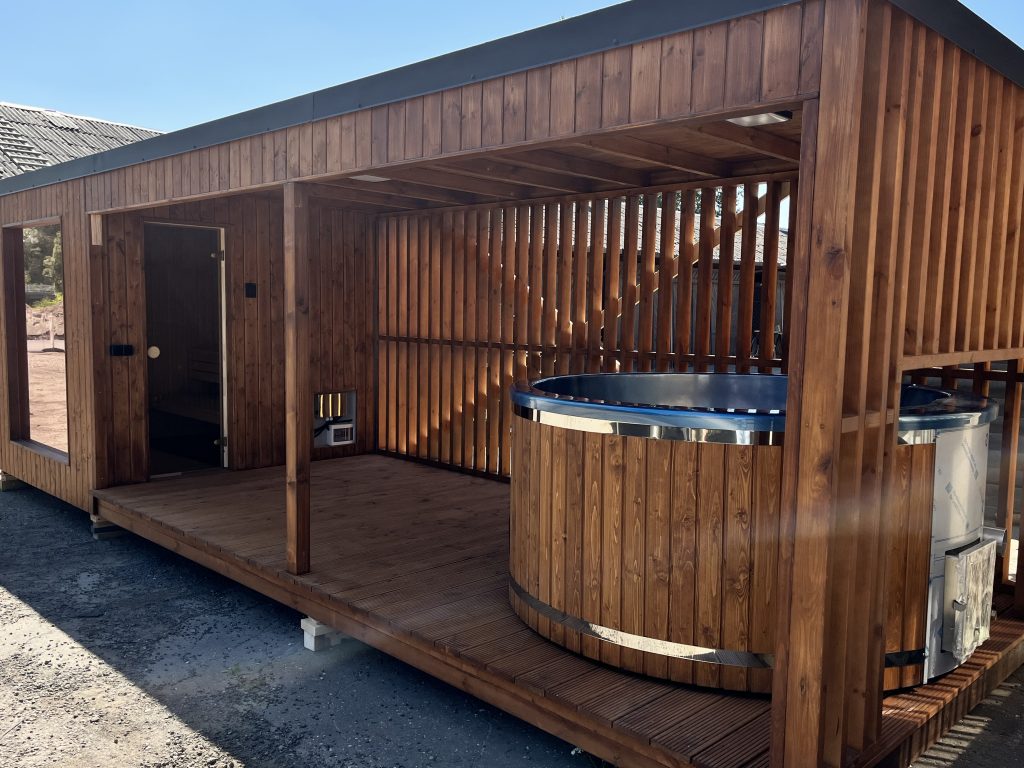 Cube Lounge Sauna, with hot Tub