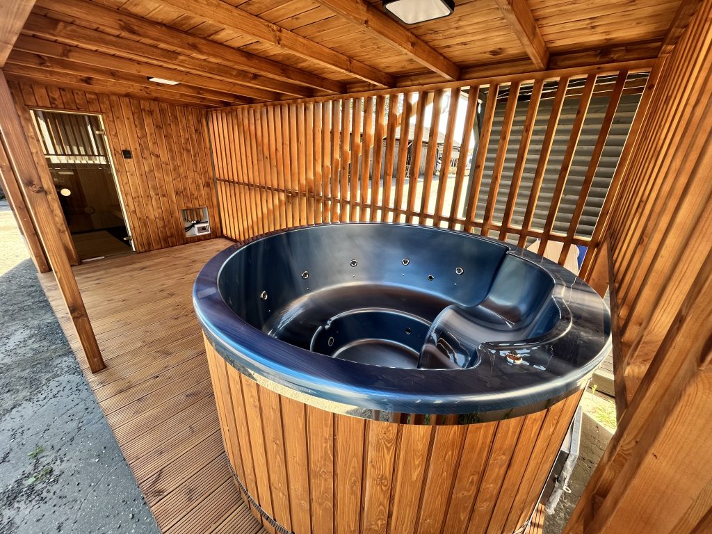 Cube Lounge Sauna, with hot Tub