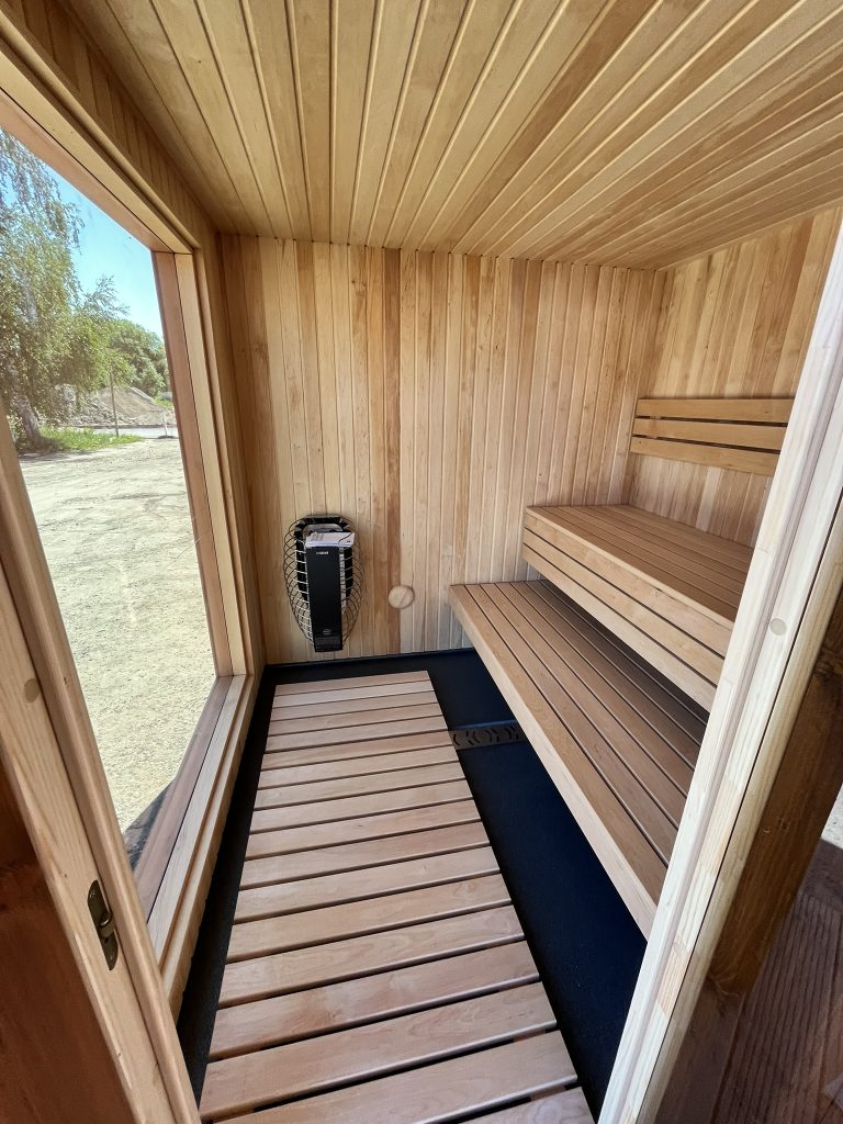 Cube Lounge Sauna, with hot Tub